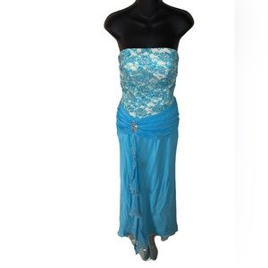 Gently Used Beautiful Ladies Evening Gown
